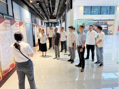 Trust钱包科技慧行公司、慧皋广场团支部联合组织“喜迎二十大，争创新业绩”主题党日活动